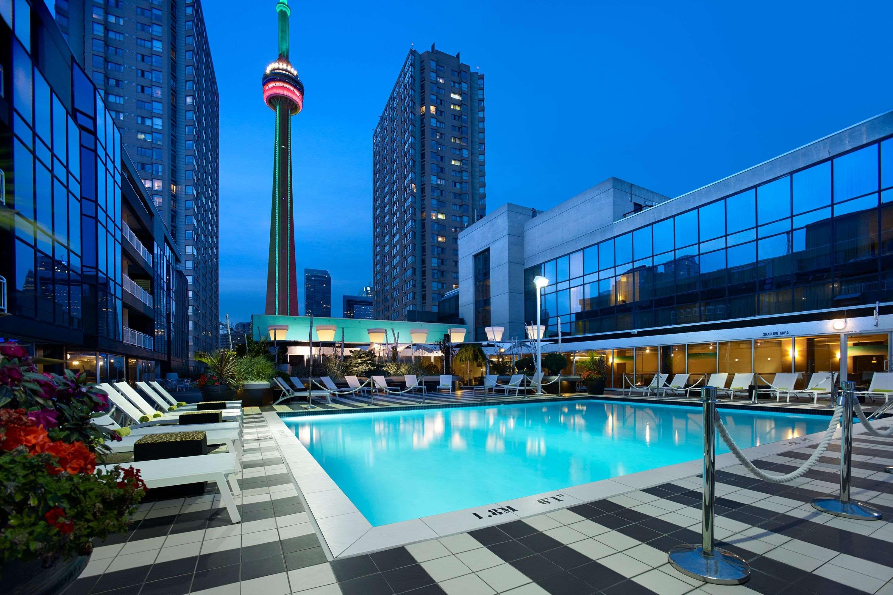 Отель Radisson Blu Toronto Downtown Экстерьер фото